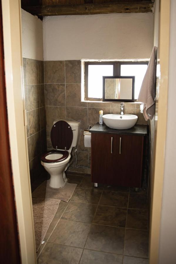 Villa Tholo Manzi Private Game Farm Zeerust